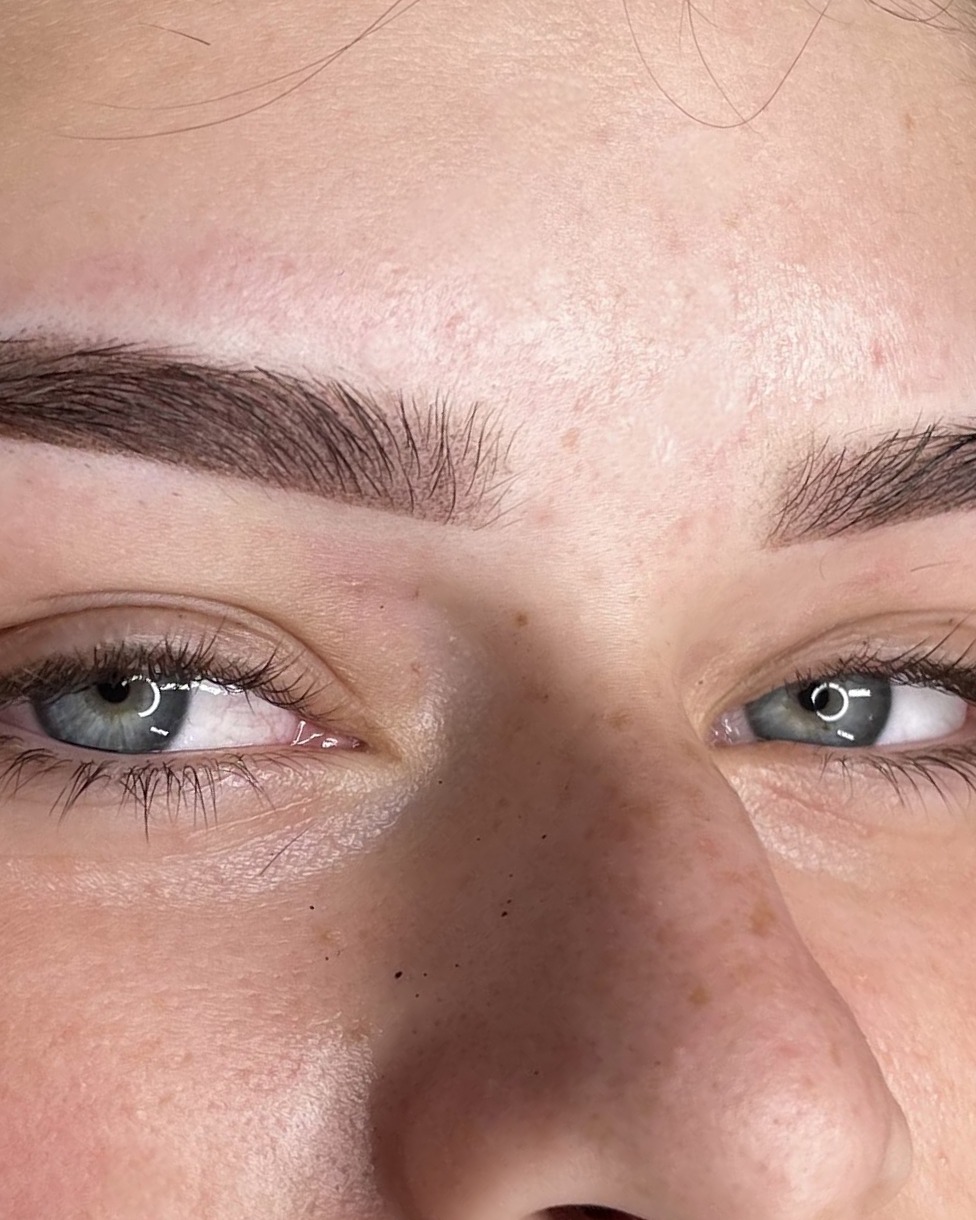 Powderbrows bij een klant van AJ BROWS, close-up van het resultaat